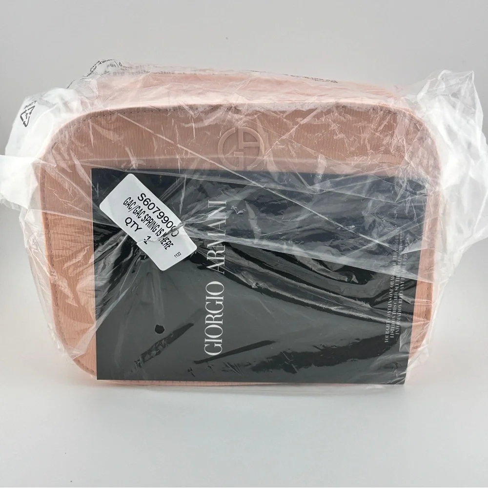 🆕 GIORGIO ARMANI 4 pc Limited Edition Cosmetic Pouch, Lipgloss, Perfume & Primer